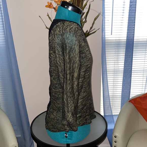 Iris Design | Hi-Lo Marbled & Lace Quarter Length Sleeve Sweater - Picture 3 of 4